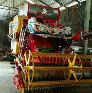 ขายรถเกี่ยวข้าว จ้าวช้างไวไฟ ปี55 รถสวยสภาพดีมาก สนใจโทร 090-8588220คุณนะ 093-3258446คุณบิว